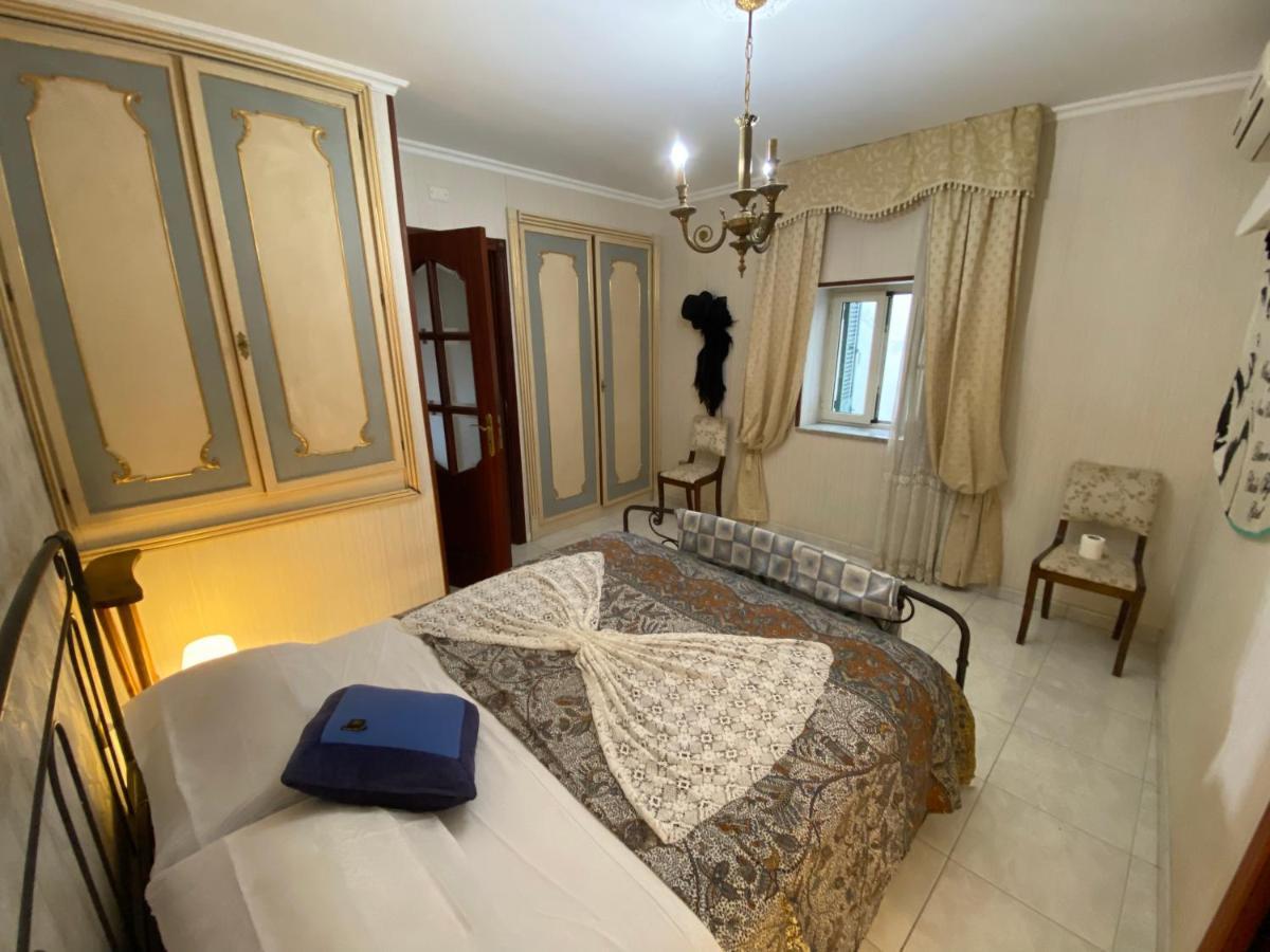Ferienwohnung Casa Kamalei, Tra Plebiscito E Lungomare Neapel Exterior foto