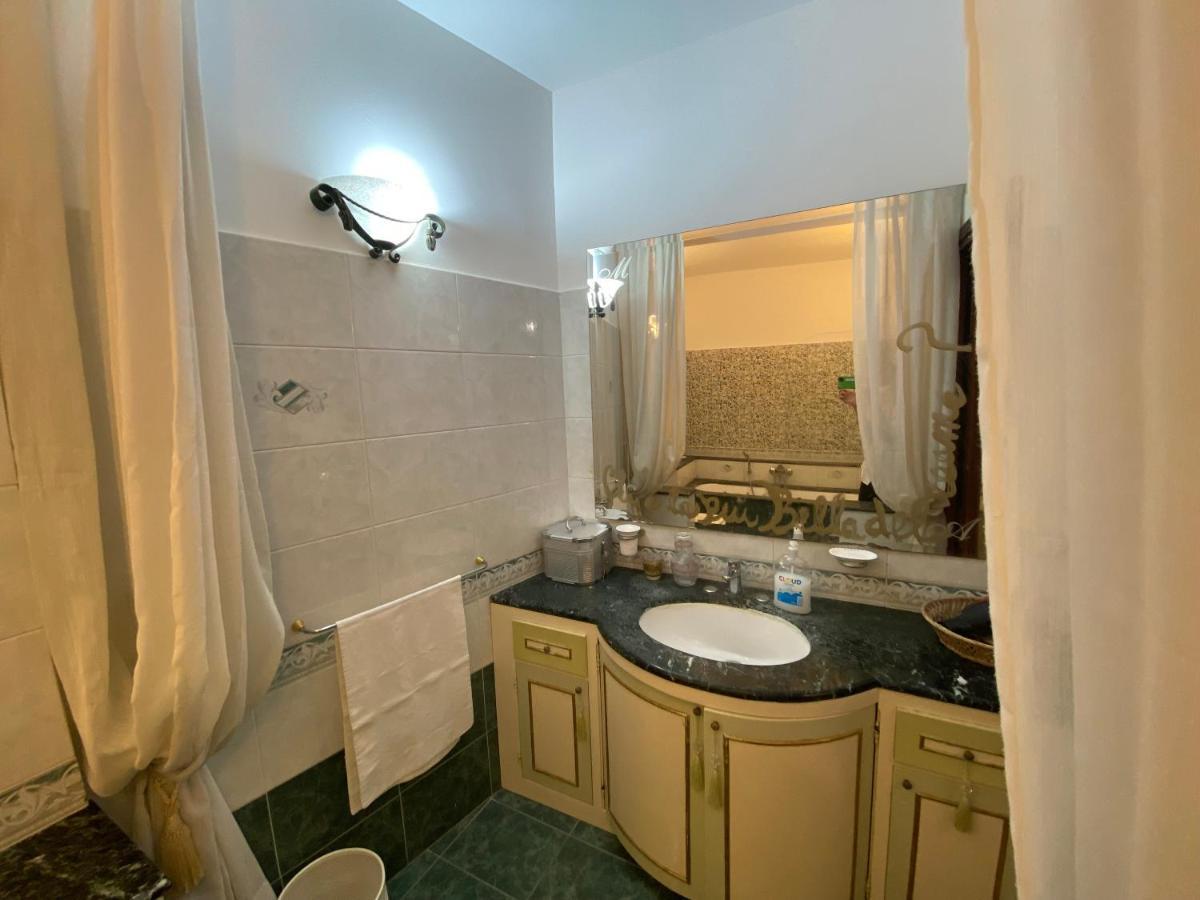 Ferienwohnung Casa Kamalei, Tra Plebiscito E Lungomare Neapel Exterior foto